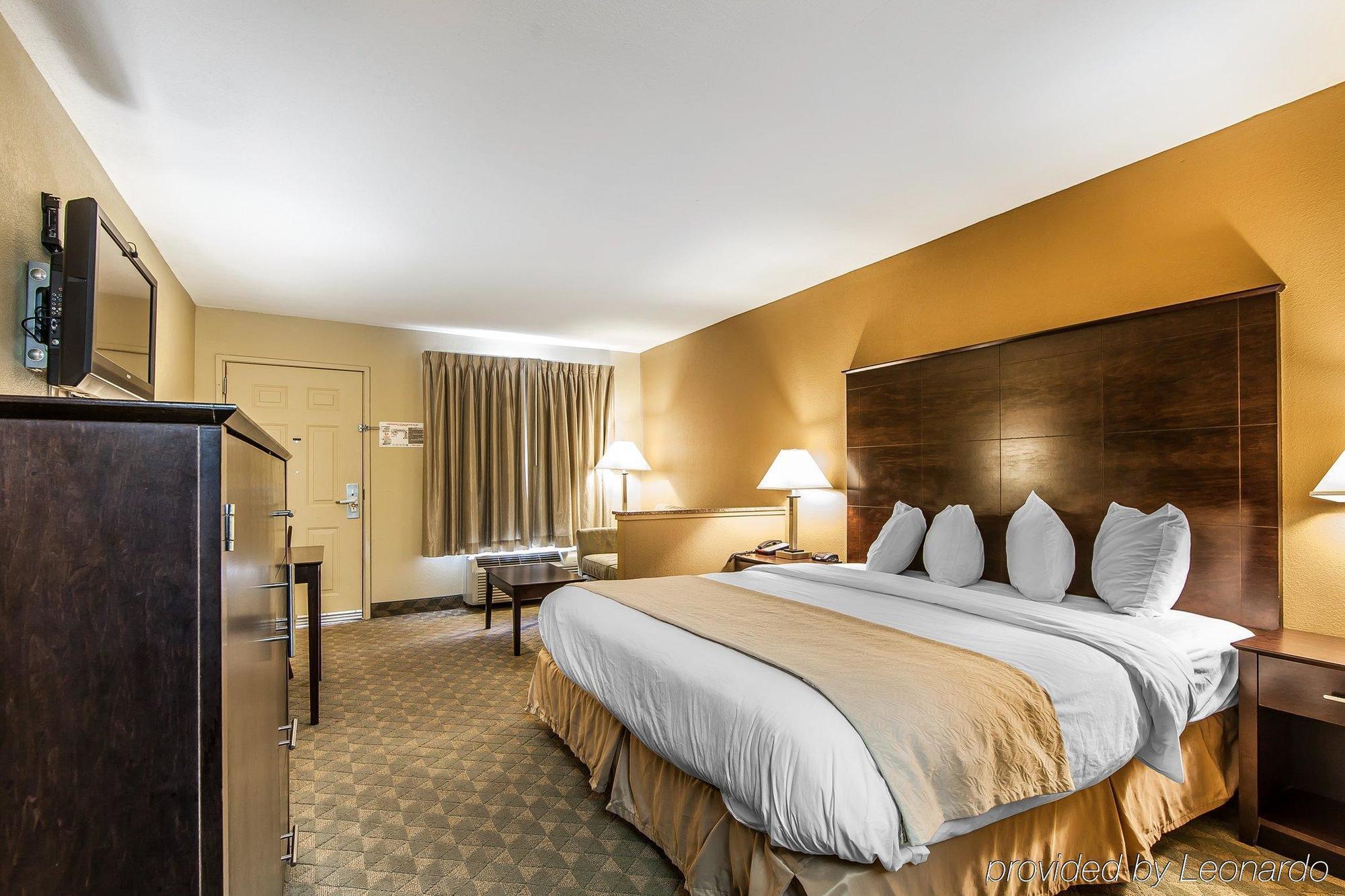 Quality Inn & Suites Bremen Bagian luar foto