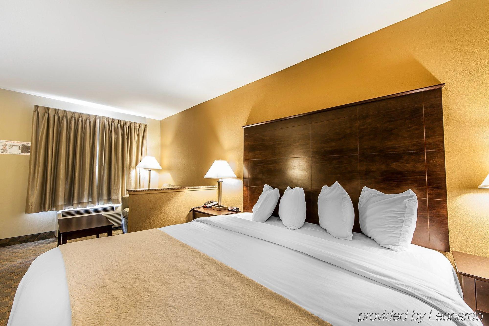 Quality Inn & Suites Bremen Bagian luar foto